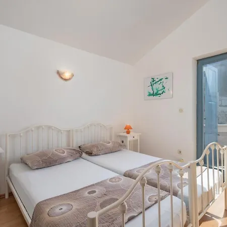Doris Apartment